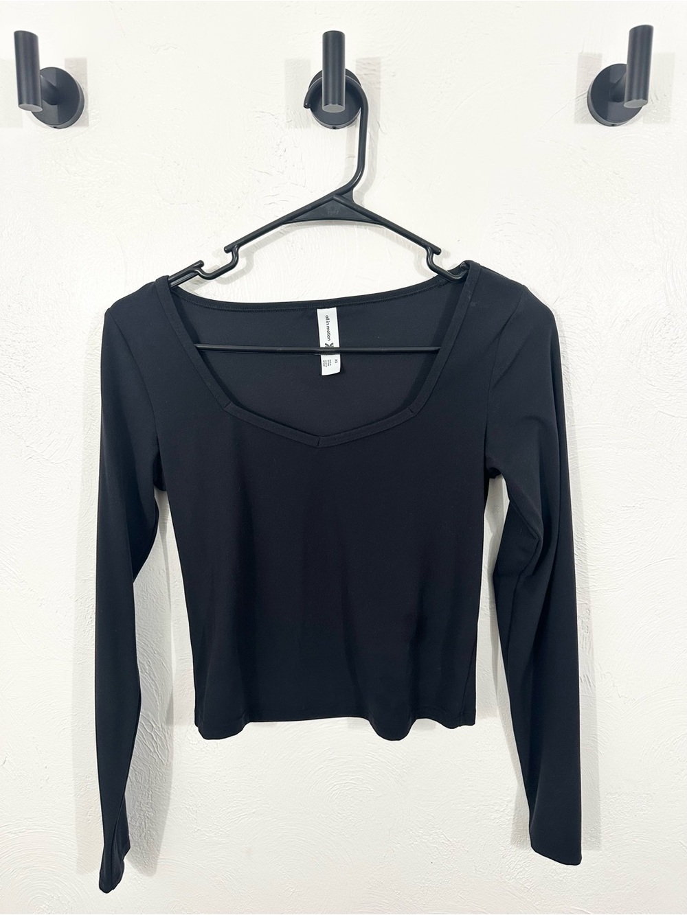 All In Motion Long Sleeve Scoop Neck Black Women's Top